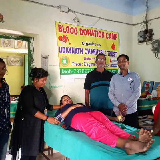 Pic of girls donating blood