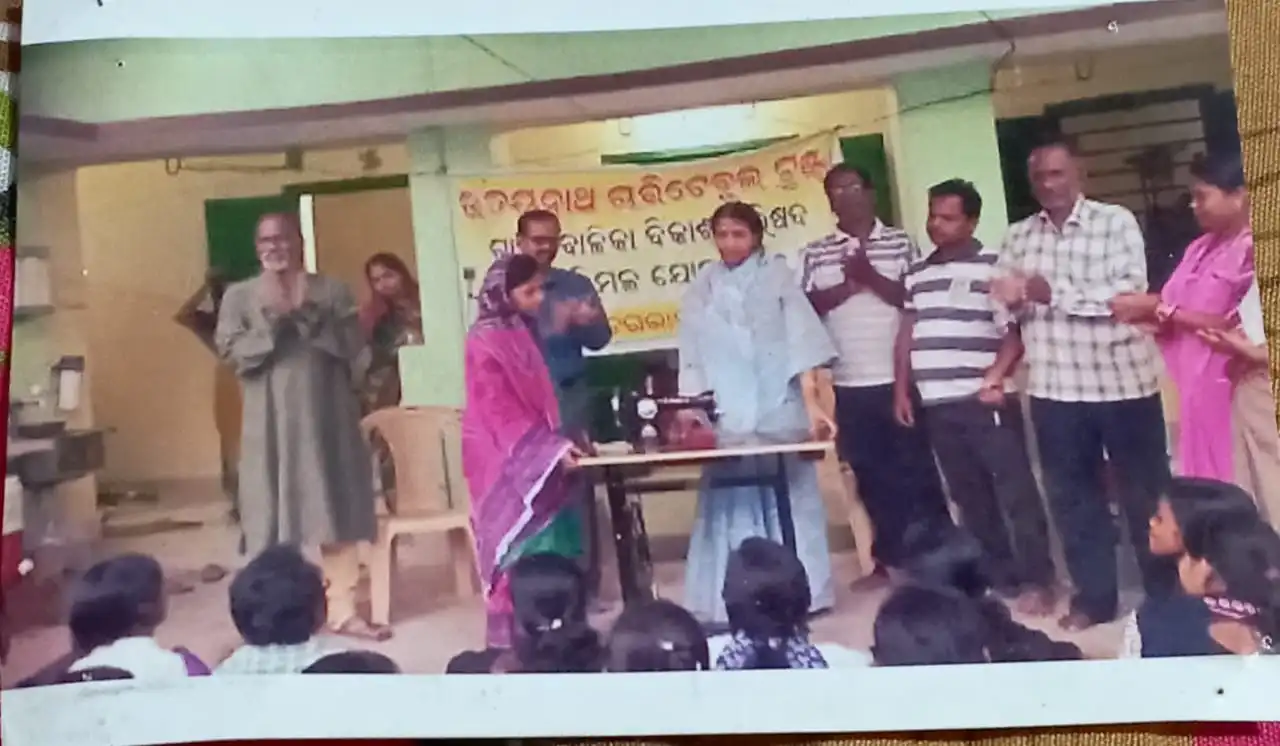 Pic of Sewing Machine Distribution to the needy